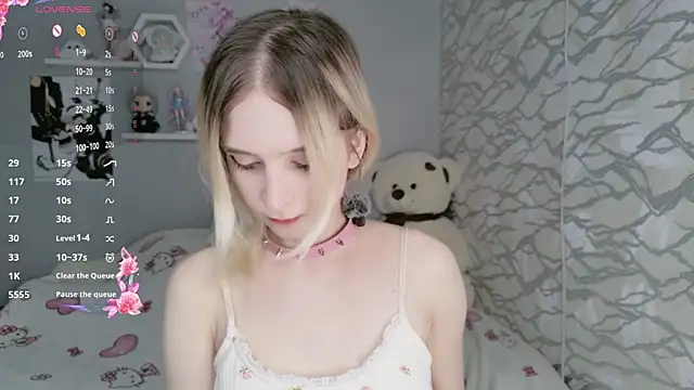 meganami Adlı Modelin Canlı XXX Sohbeti