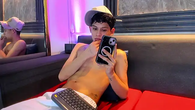 Brianhot0F – Naživo XXX chat