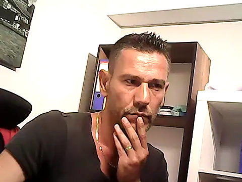 mastercharisma35's Live XXX Chat