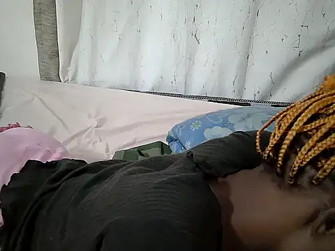 queen_beev live XXX chat