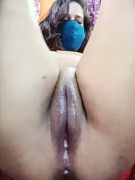 Hotpuja25's Live XXX Chat