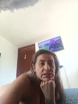 maynor_1998's Live XXX Chat