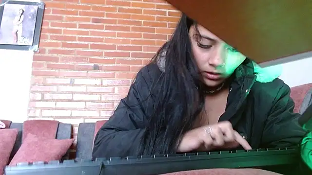 Lia_rouse04's Live XXX Chat