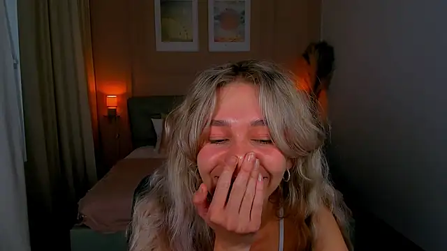 دردشة LuluAlis الجنسية المباشرة