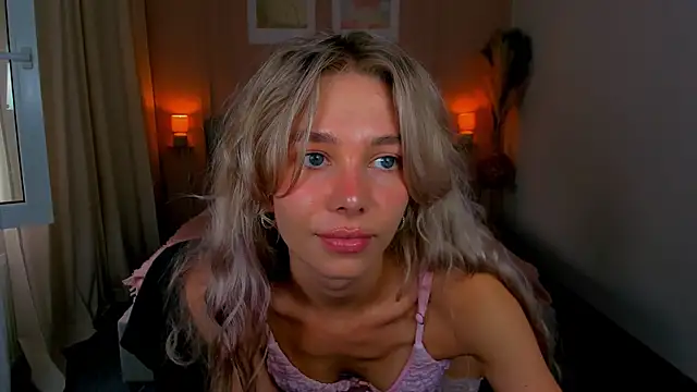 LuluAlis' Live XXX Chat