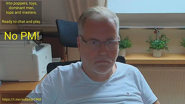 subbear1968 Show in webcam