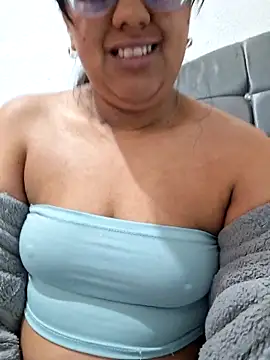 ZaidaWet লাইভ XXX চ্যাট