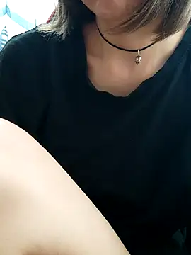 Aashikalaa Adlı Modelin Canlı XXX Sohbeti