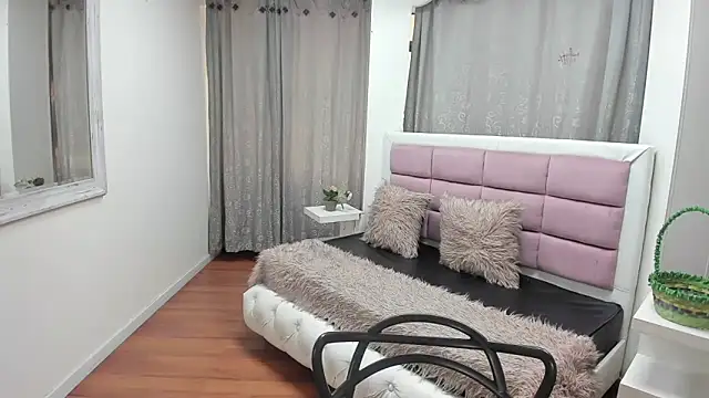Chat +18 de gaby_trent ao vivo