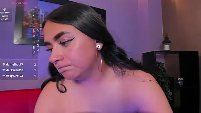 XXX chat uživo modela Lucyy_tits