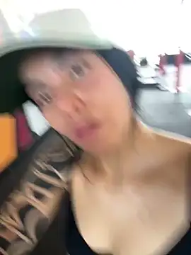 Chat +18 de i_am_nina_ ao vivo