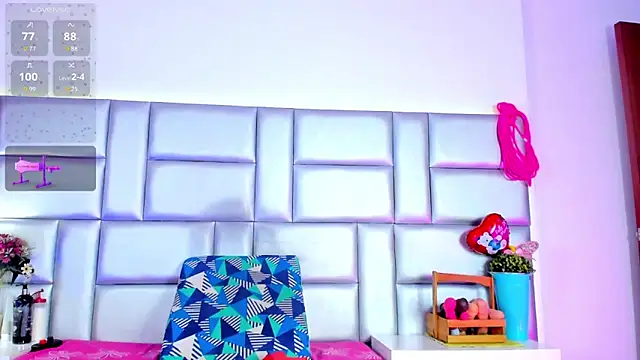 LovelyNickii Adlı Modelin Canlı XXX Sohbeti