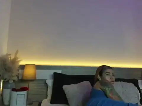 ZarahFoxx's Live XXX Chat