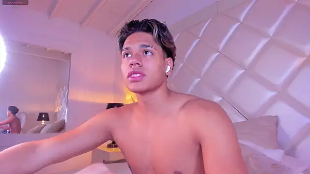 MarcoDeluxxe Live XXX Chat