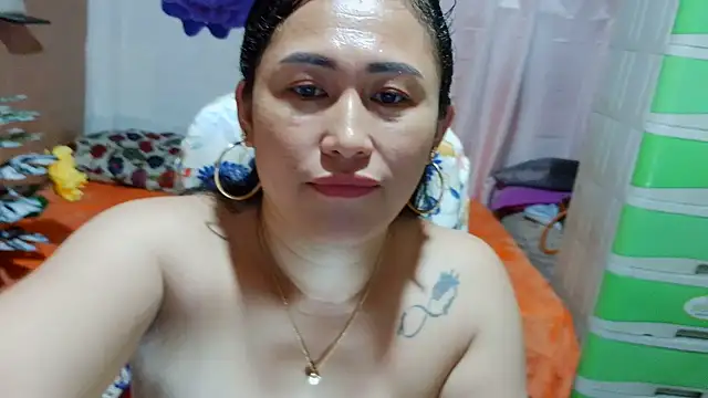 XXX chat uživo modela Filipina_Desire