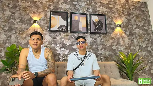 Chat XXX en directo de Alejandro_and_Deiby