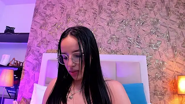 ValkyriaSteel's Live XXX Chat