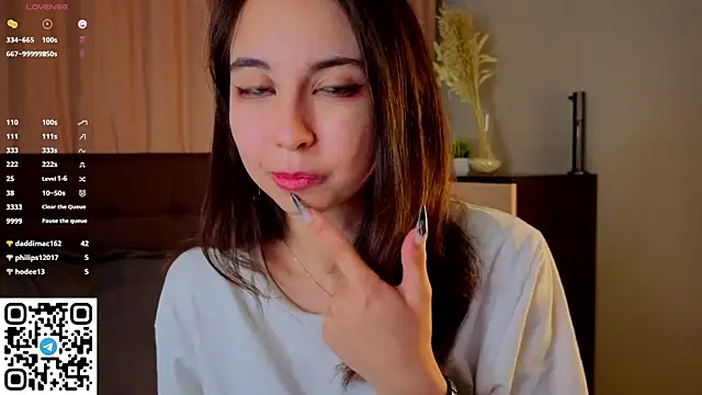 แชท XXX สดของ NerixalVire