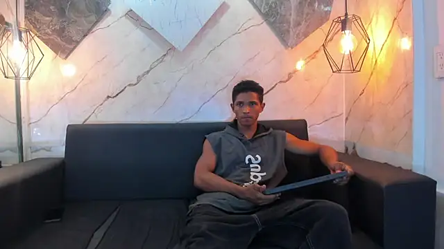 XXX chat uživo modela Yoel_Blessed