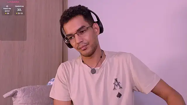 Pikashu7u7's Live XXX Chat