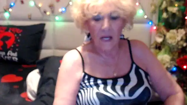 HappyWomanOn Chat XXX in diretta