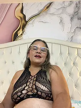 Lucy_Milf_474 Live XXX-Chat