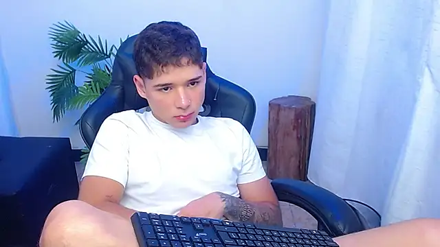 Онлайн чат XXX Mattass18