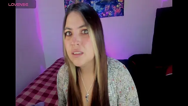 lunaa_rayy420's Live XXX Chat