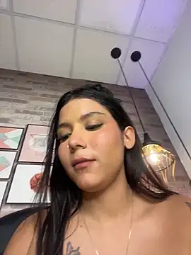 Chat +18 de CherrySmirkXXX ao vivo