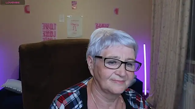 Sandra_Snowflake Chat XXX live
