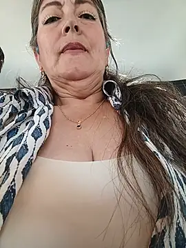 emma_tour's Live XXX Chat
