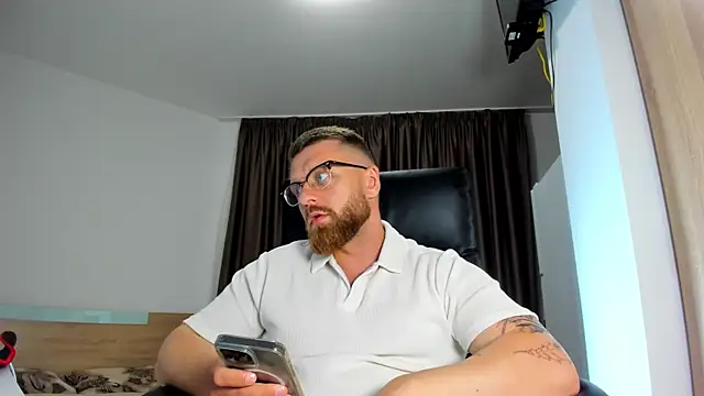 Findom_guy Chat XXX in diretta