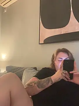 Chat +18 de HeyBABYGIRL ao vivo