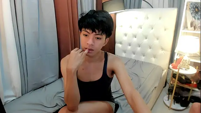davincihugecock Adlı Modelin Canlı XXX Sohbeti