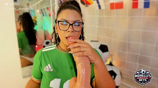 Chat XXX en directo de Nicolemorelli2