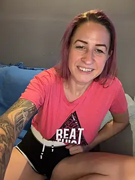 GermanMilfJasmin Adlı Modelin Canlı XXX Sohbeti