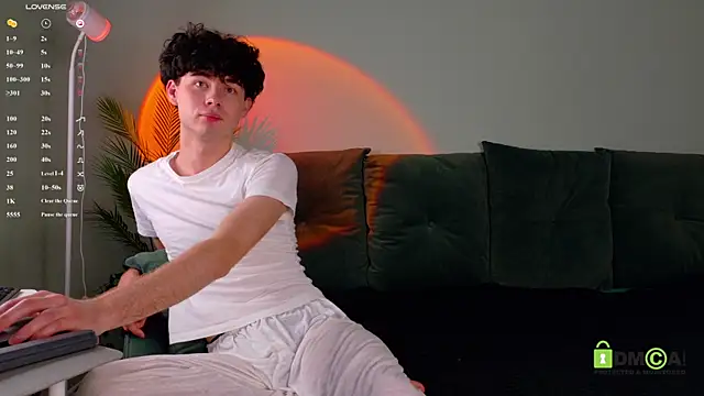 moon_Gloww XXX чат на живо