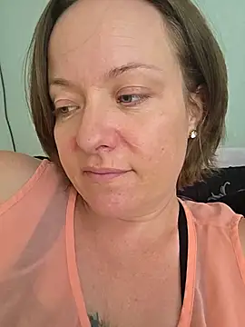 julimonroe's Live XXX Chat