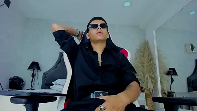 XXX chat uživo modela DylanRoyce_