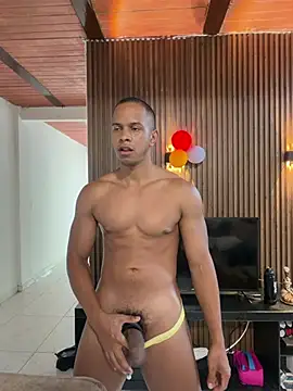XXX chat uživo modela MarcoStriker