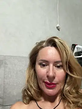 Chatroom XXX en direct de Tania201243