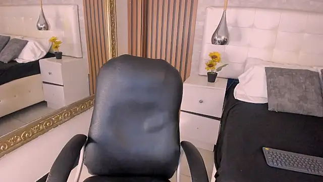 Chatroom XXX en direct de DannTaylor