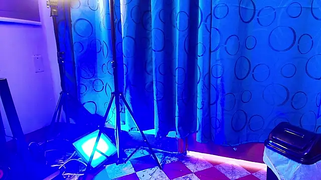 XXX chat uživo modela AURALIS_LUX