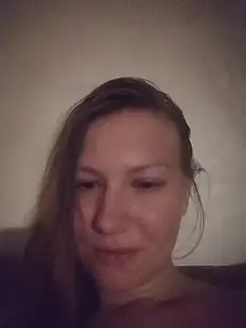 XXX chat uživo modela August_Shine
