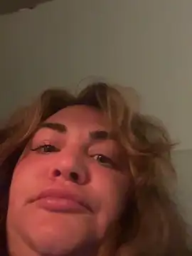 دردشة HeyBABYGIRL الجنسية المباشرة