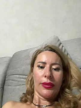 Tania201243 Live XXX Chat