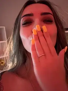 Chatroom XXX en direct de Tiny-Mimi