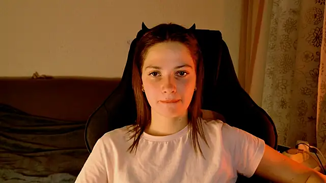 KiraVair live XXX chat