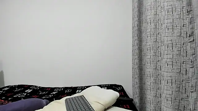 Czat XXX na żywo – charlloteevans_X