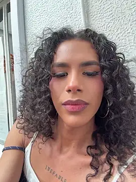 Chat +18 de LiaDuquette ao vivo
